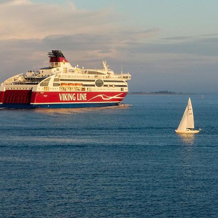 Viking Line Ferry Viking Xprs - Night Cruise From Helsinki Hotel Exterior foto